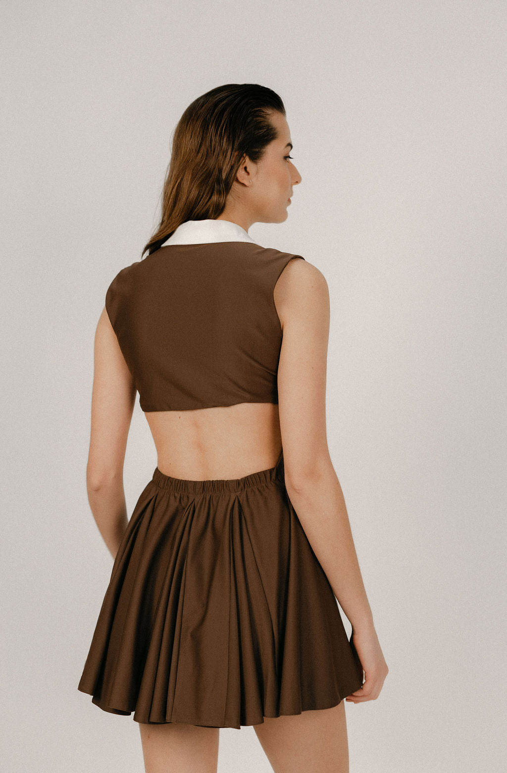 Lina x ONA ROMA: Brown dress with vanilla collar Ona Roma Lina x ONA ROMA: Brown dress with vanilla collar Ona Roma
