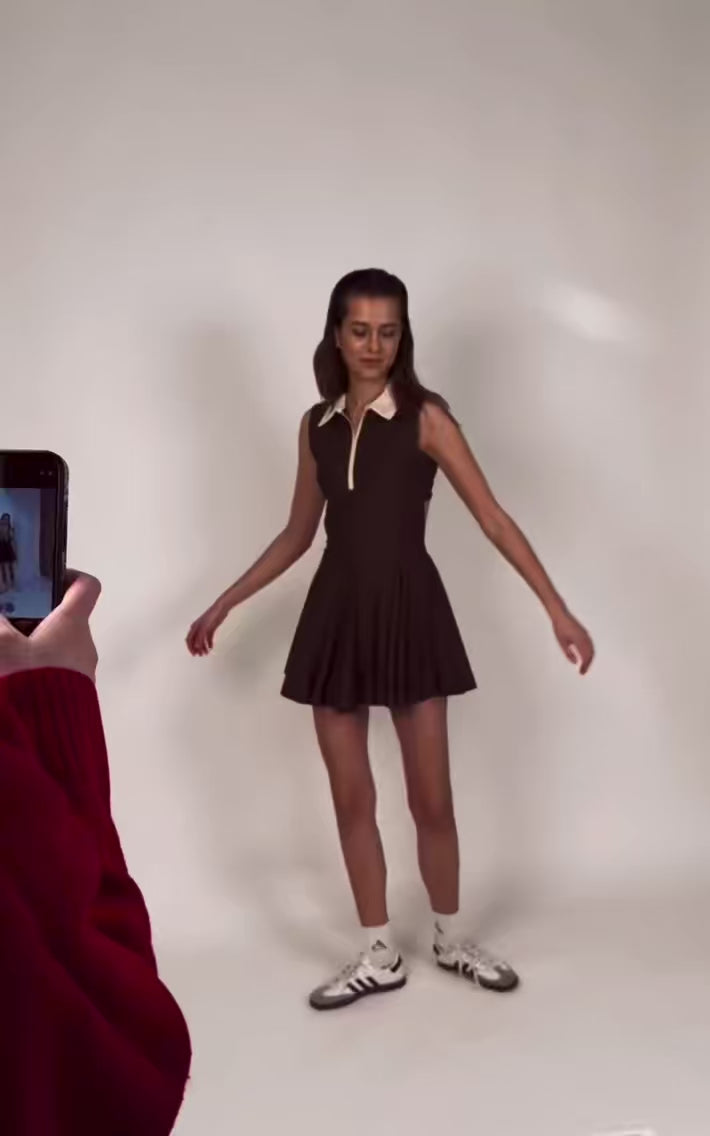 Lina x ONA ROMA: Brown dress with vanilla collar