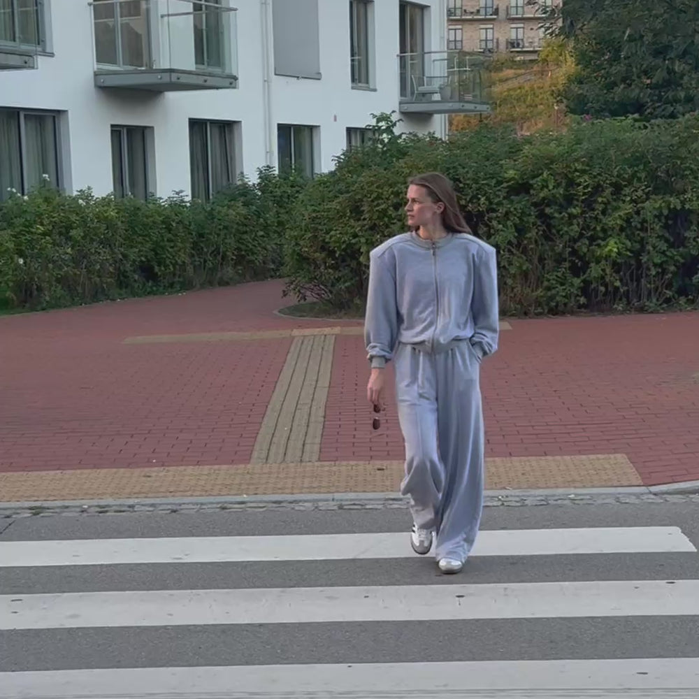 
                  
                    Load and play video in Gallery viewer, Pre-oder: Barbora Leisure Set
                  
                